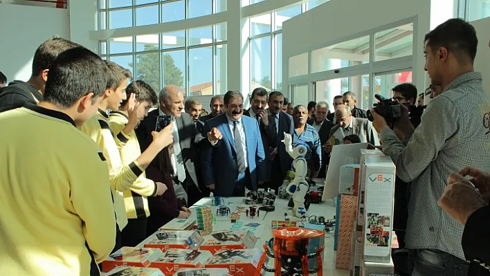 Bilim şenliği etkinlikleri başladı