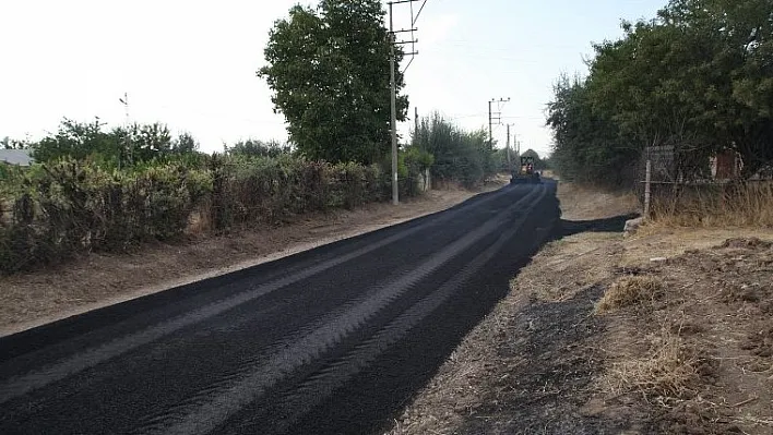 Sarıçubuk köyü asfalt yola kavuşuyor