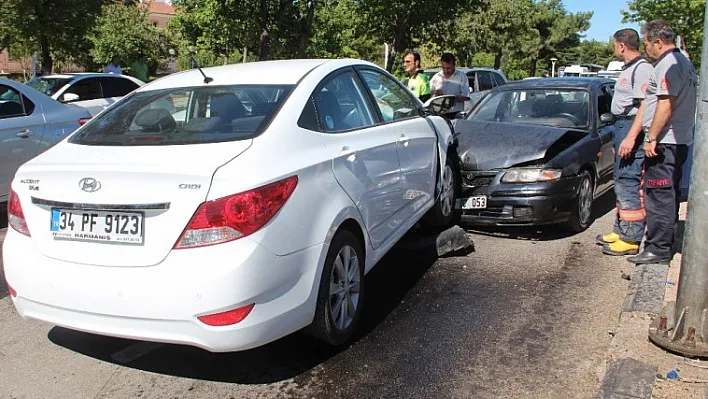 Elazığ'da trafik kazası: 4 yaralı