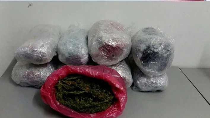Otomobilde 10 kilogram uyuşturucu madde ele geçirildi