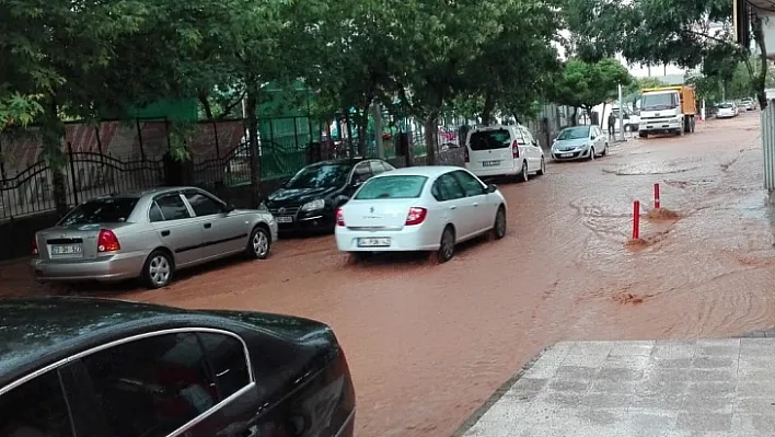 Kovancılar'da sağanak etkili oldu