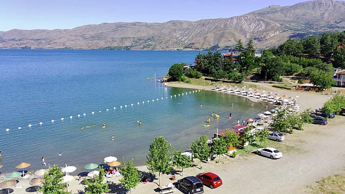 Hazar Gölü, bayramda tatilcilerin doğudaki tercihi olacak