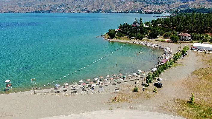 Hazar Gölü, yerli ve yabancı turistleri bekliyor