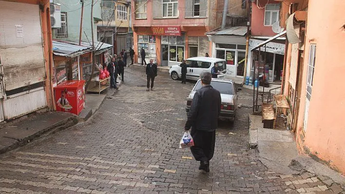 Heyelan riski bulunan Maden'de bekleyiş sürüyor