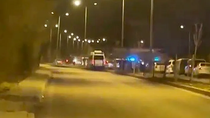 Hırsızlık ihbarına giden polis bıçaklandı