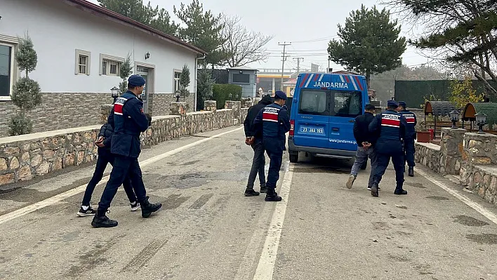 Hırsızlık şüphelileri tutuklandı