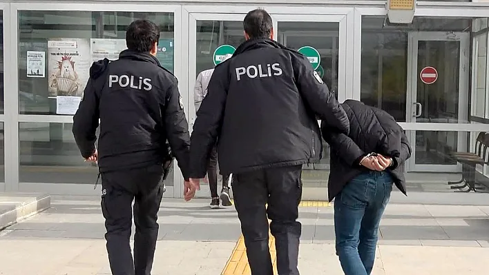 Hırsızlık şüphelisi iki kişi yakalandı