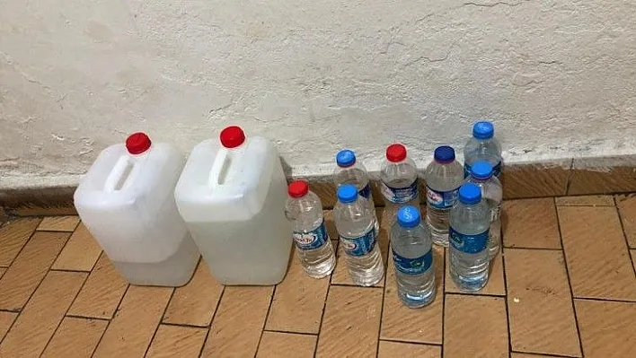 İş yerinde 10 litre sahte içki ele geçirildi