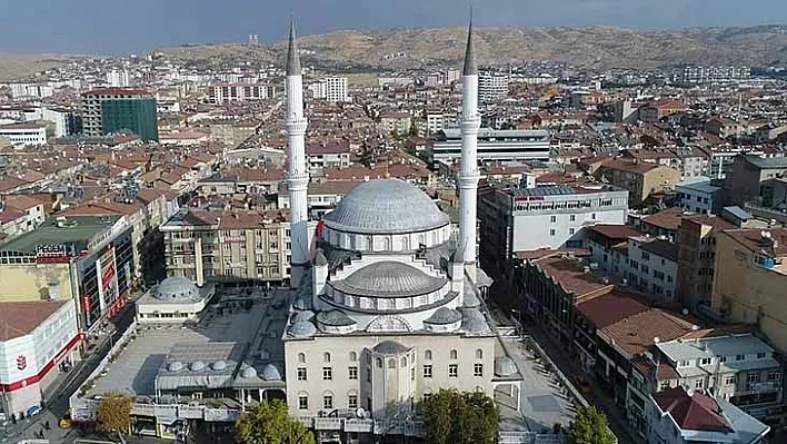 İzzetpaşa Camii Ramazan'a hazır