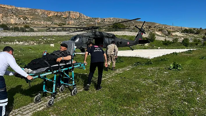 Kalp krizi geçiren kişi askeri helikopterle hastaneye ulaştırıldı