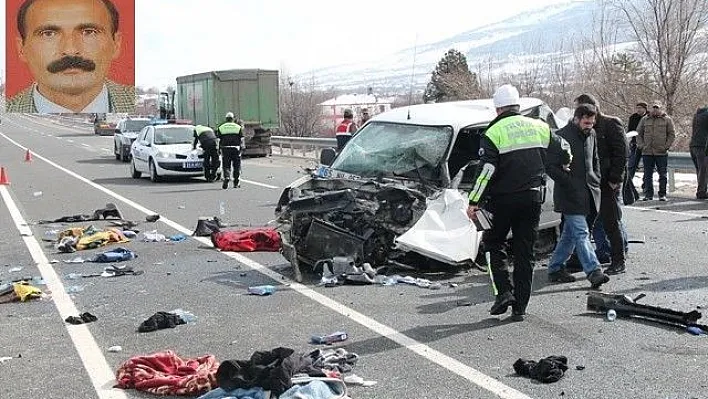 Kamyonet Tır'a Çarptı:Ölü ve Yaralılar Var