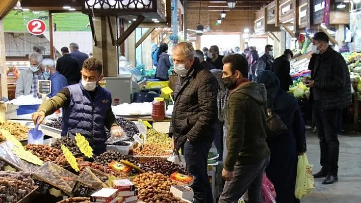 Kapalı çarşı Ramazan'la hareketlendi