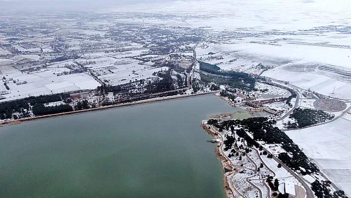 Kar yağdı, Cip Gölü kartpostala döndü