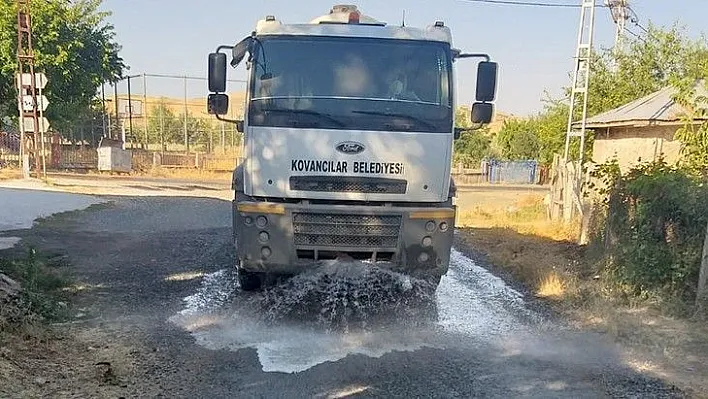 Karantinaya alınan köy, köşe bucak dezenfekte edildi