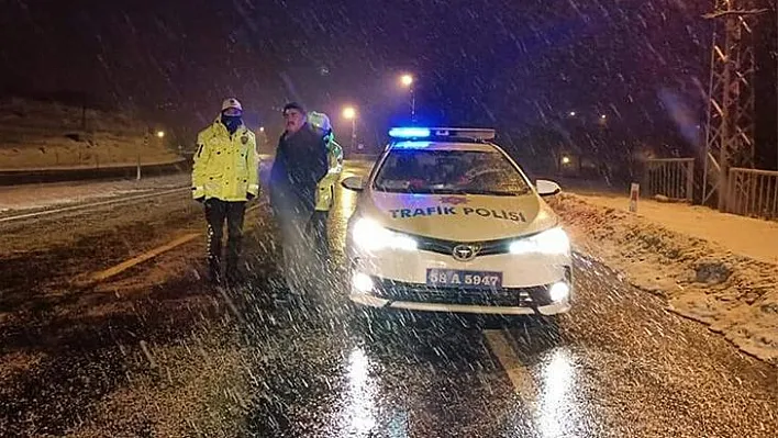 Kayseri-Malatya karayolu araç ulaşımına kapatıldı