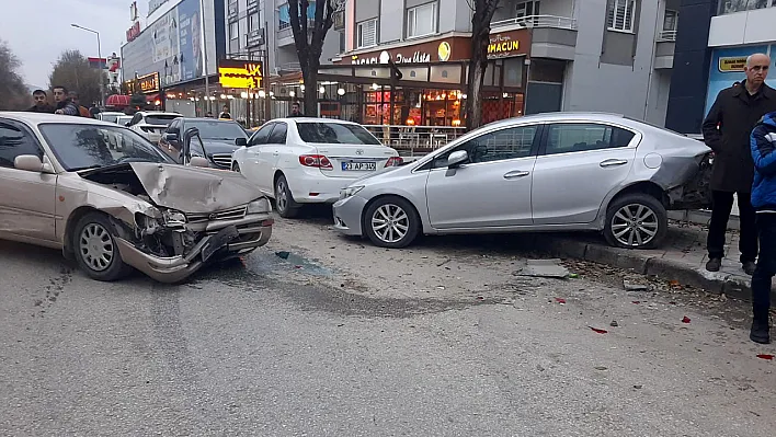 Kontrolden çıkan araç adres tanımadı