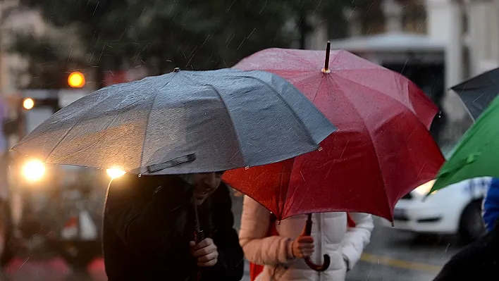 Meteorolojiden sağanak ve fırtına uyarısı