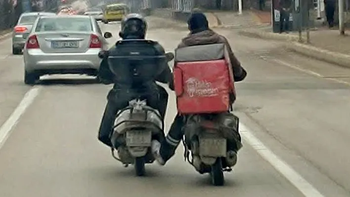 Motokurye tehlikeye davetiye çıkardı