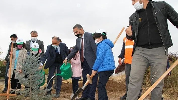 Öğrenciler, 760 bin tohumu toprakla buluşturacak