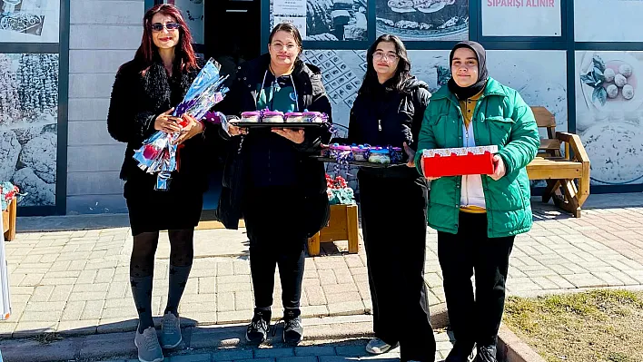 Öğretmen ve öğrencilerden 8 Mart'a özel anlamlı etkinlik