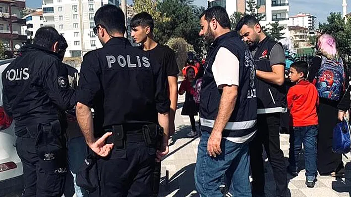 Okul önü denetimleri sürüyor