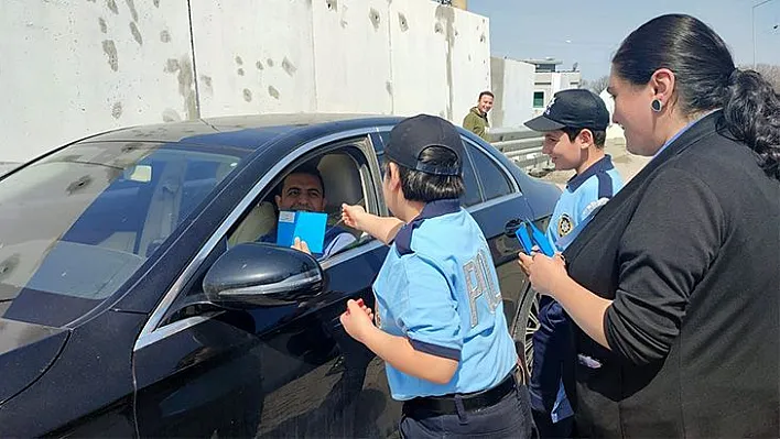 'Otizme Mavi Işık Yak'