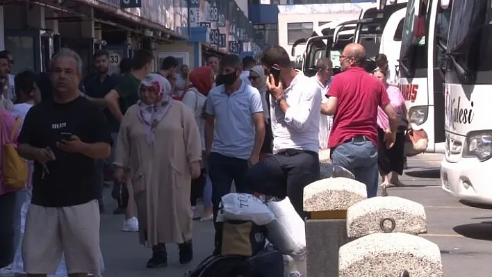 Otogarda dönüş yoğunluğu