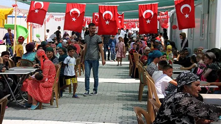 Öz vatanlarında ilk bayram coşkusu