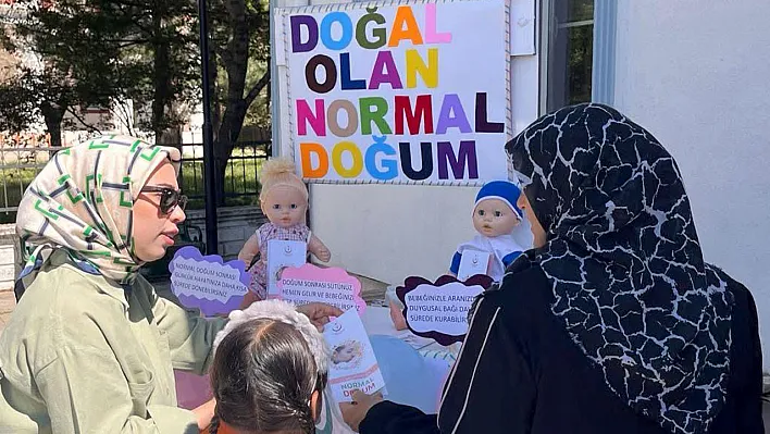 Palu'da doğal olan normal doğum temalı etkinlik