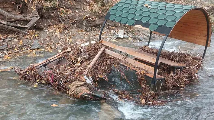 Palu'da Teke Deresi taştı
