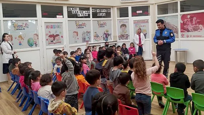 Polis ekiplerinin bilgilendirme çalışmaları sürüyor