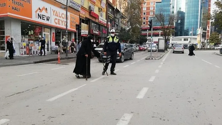 Polisten kalpleri ısıtan hareket