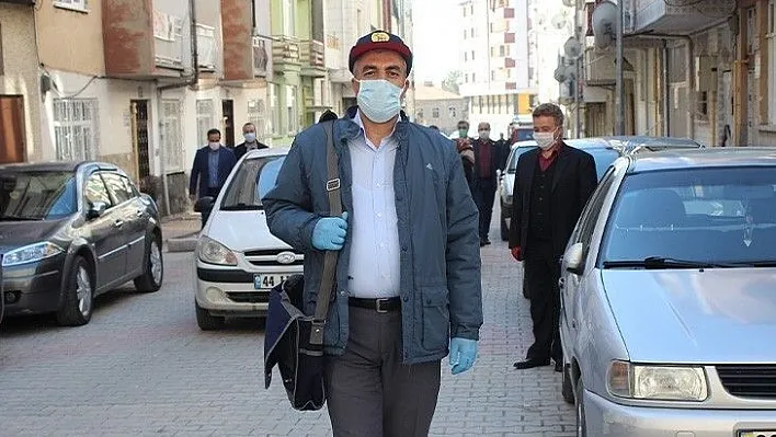 Postacıların maske dağıtımına destek