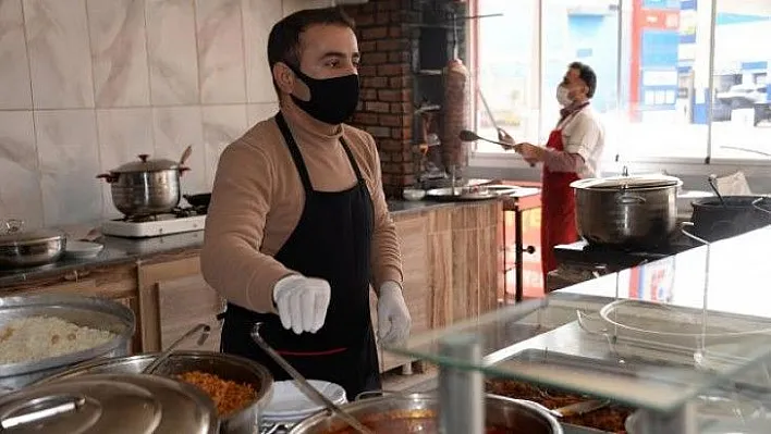 Restoran ve kafeler kapılarını açtı