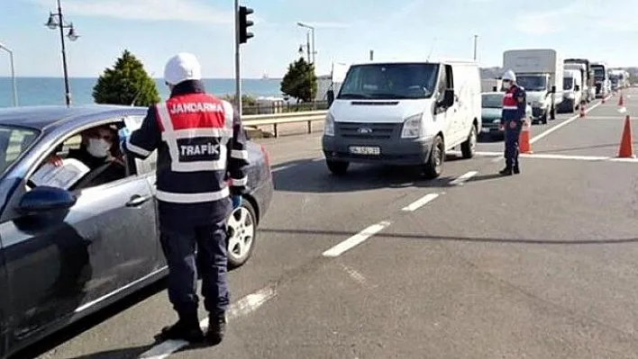 Sokağa çıkma kısıtlamasının olduğu saatlerde vatandaşlar şehirler arası seyahat edemeyecek