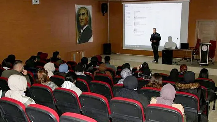 Sosyal Hizmet Uygulamaları semineri verildi