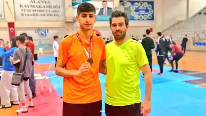 Taekwondo'da bronz madalya Elazığ'ın