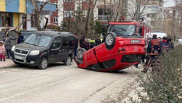 Takla atan otomobil ters döndü