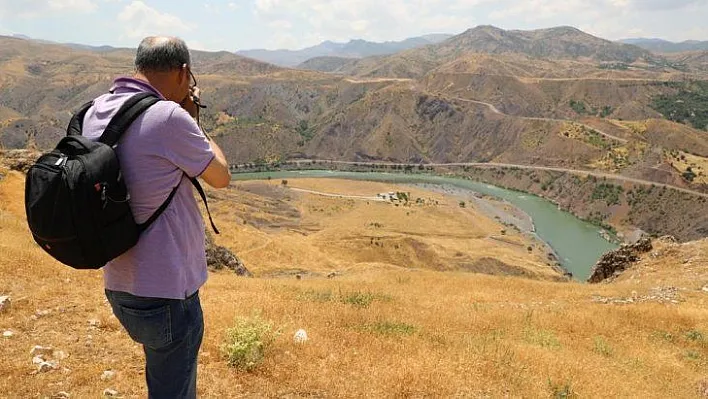 Tarihi Palu'ya fotoğrafçı akını