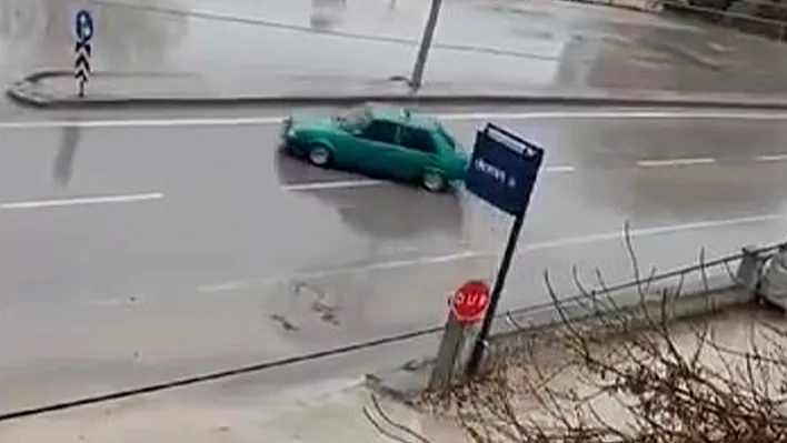 Tofaş Şahin ile trafikte drift attı