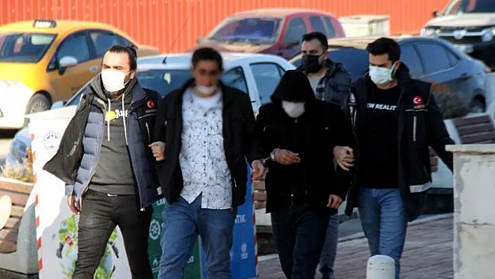 Torbacılar polisten kaçamadı