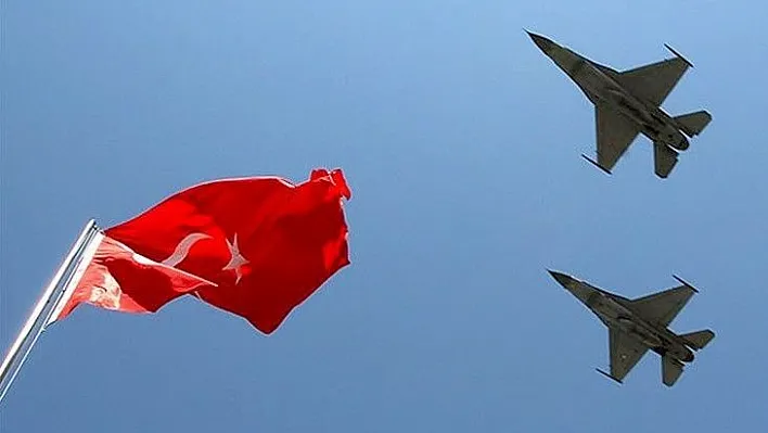 Türk savaş uçakları, Yunan F-16'larını Navtex bölgesinden uzaklaştırdı