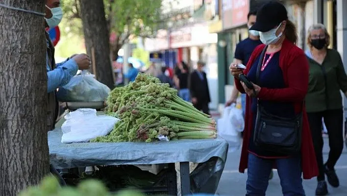 'Yayla Muzu' tezgahlardaki yerini aldı