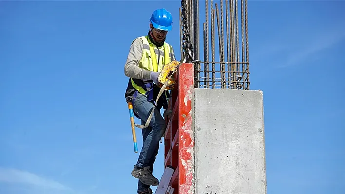 Yetki belgesiz usta dönemi sona eriyor