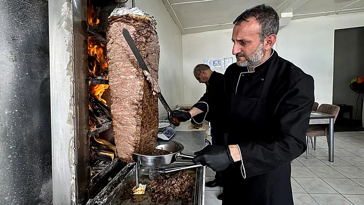 Yoğun ilgi gören döner için kepenk açıyor