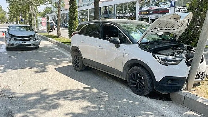 Zübeyde Hanım Caddesi'nde kaza!