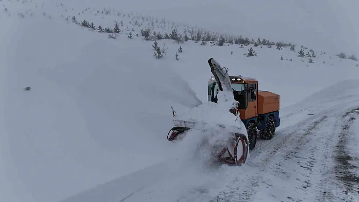 113  köy yolunda çalışmalar sürüyor