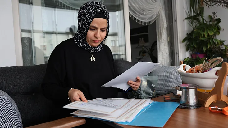 20 belge aldı ve 300 öğrenciye usta oldu