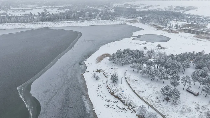 Cip Baraj Gölü buz tuttu