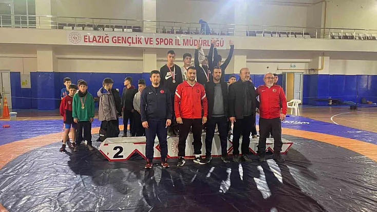 Elazığ'da 'güreş takımı' zirveye oturdu